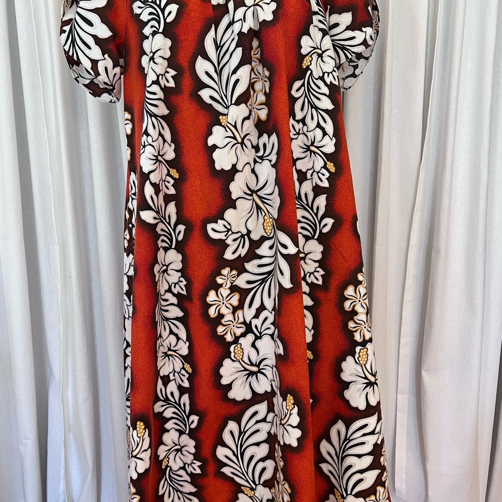 Royal Creations Hawaii Floral Red and White midi Shift Dress L